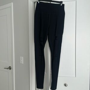 Alo Yoga Black Ripped Legged, Size L
